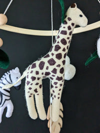 Mobile pour bébé avec girafe