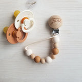 Attache-suce Bois - Admiration - Butterrum speckle et ivoire