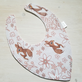 Bavoir Création Jade - Col en U - Lapins coquins