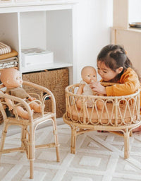 Chaise haute en rotin pour poupée